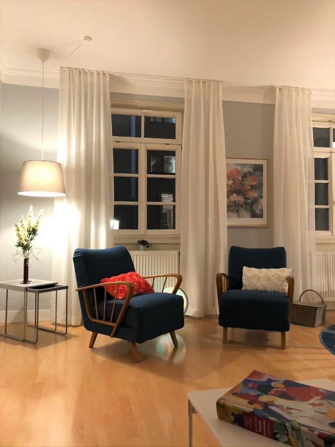 Apartment Zentraler Geht Es Kaum - In Koeniglicher Nachbarschaft! *